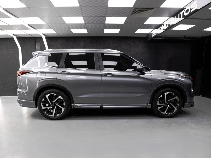 Mitsubishi Outlander Prime Auto Accessories Dubai - Professional Installation UAE Mitsubishi Outlander Prime Auto Accessories Dubai UAE Professional Installation