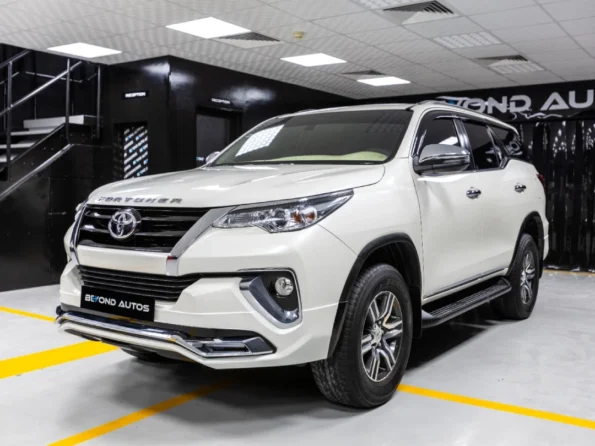 Toyota-Fortuner-V1-Body-Kit-Baashops.com