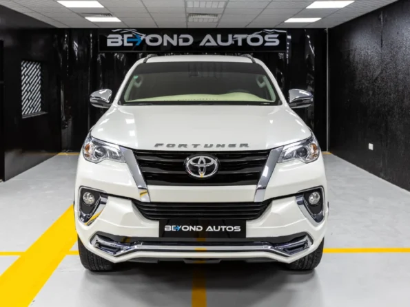 Toyota-Fortuner-V1-Body-Kit-Baashops.com
