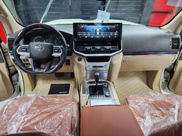 Toyota-Navigator-LC200-Upgrade-Interior-3