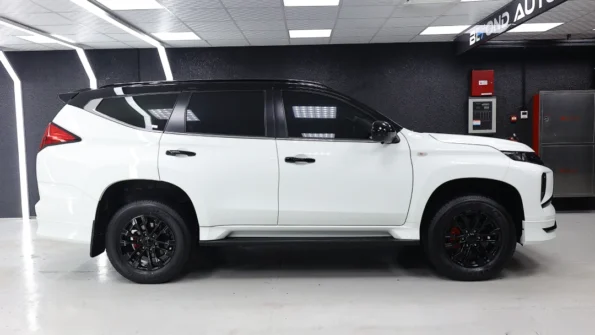 mitsubishi-montero-sport-v3-Body-Kit-baashops.com