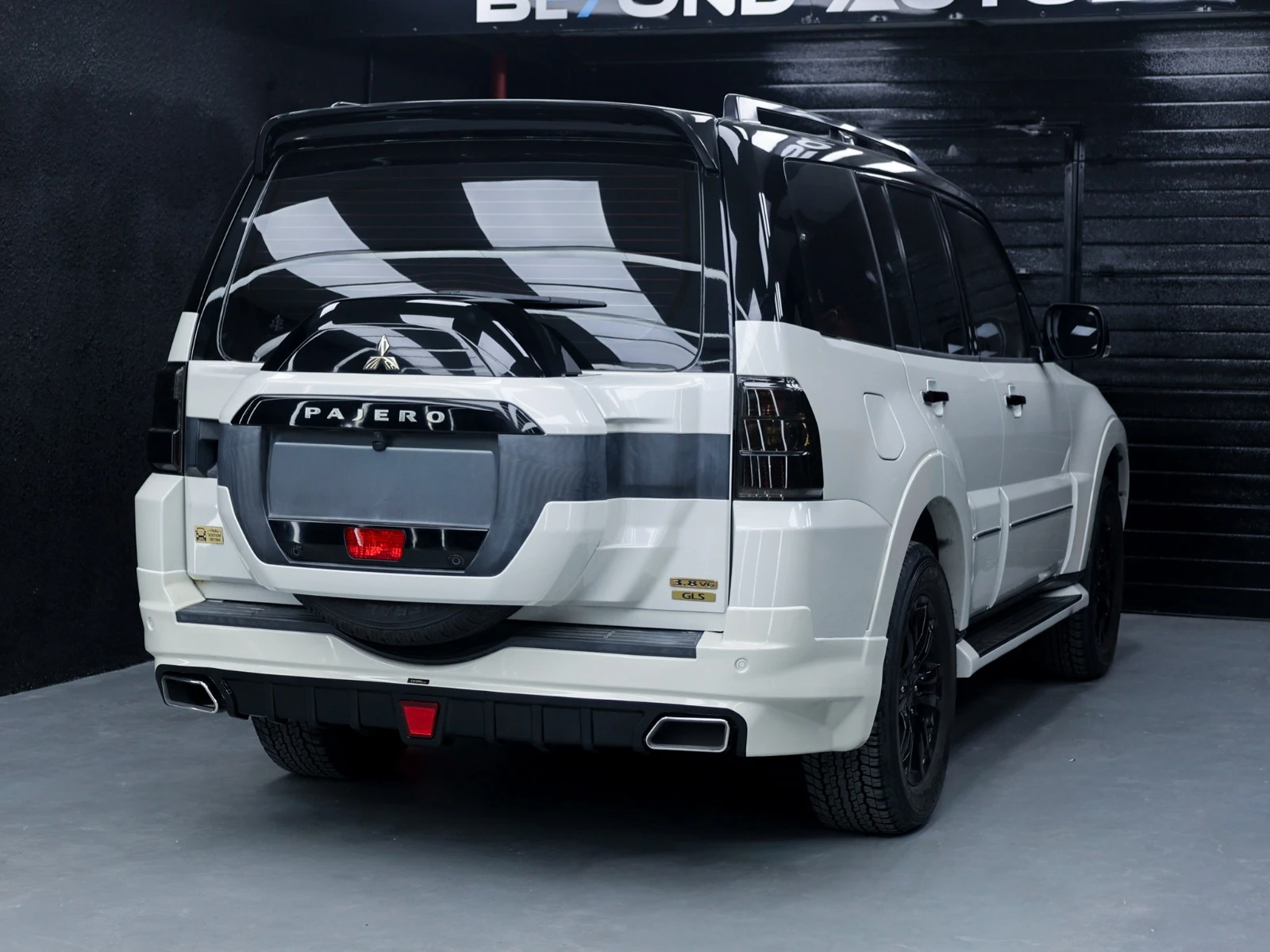 Mitsubishi Pajero Signature Auto Accessories Dubai - Professional Installation UAE Mitsubishi Pajero Signature Auto Accessories Dubai UAE Professional Installation