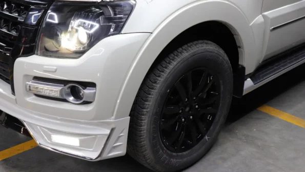 Mitsubishi-Pajero-Body-Kit-V2-baashops.com