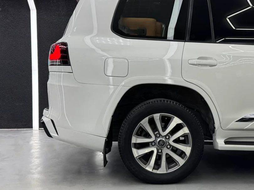 Toyota Land Cruiser Auto Accessories Dubai - Professional Installation UAE Toyota Land Cruiser Auto Accessories Dubai UAE Professional Installation